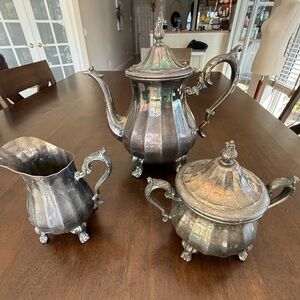 Vintage Wm Rogers Silverplate 3 Pc Tea Set Teapot Sugar Creamer